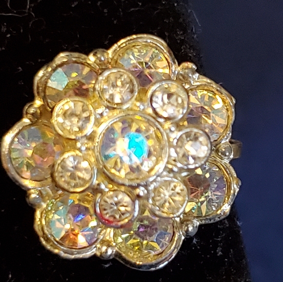 La Rue clips vintage AB stones flower screw back earrings - Picture 4 of 11